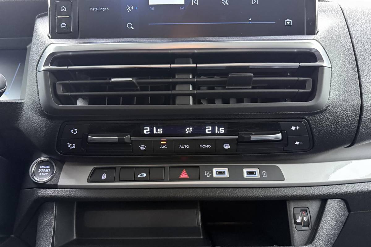 Peugeot e-Expert Peugeot e-Expert EV L3 75 kWh DEMO | STX Sport Pakket | Laadruimte Pakket | Full Led Koplampen | Winter Pakket | Comfort Pakket | Dynamic Navigation