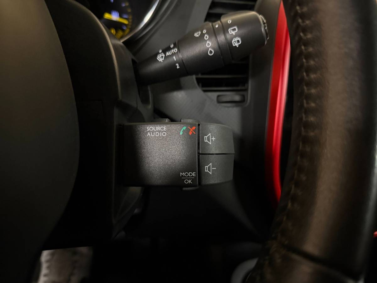 Renault Captur Renault Captur 1.2 TCe Xmod *Automaat* Stoelverw.|Leer|Trekhaak|Camera|Cruise|Navi|All-seasons