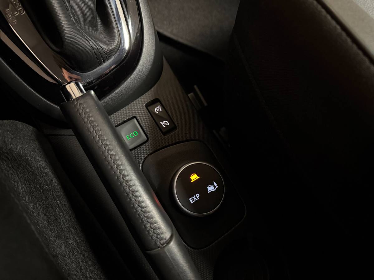Renault Captur Renault Captur 1.2 TCe Xmod *Automaat* Stoelverw.|Leer|Trekhaak|Camera|Cruise|Navi|All-seasons