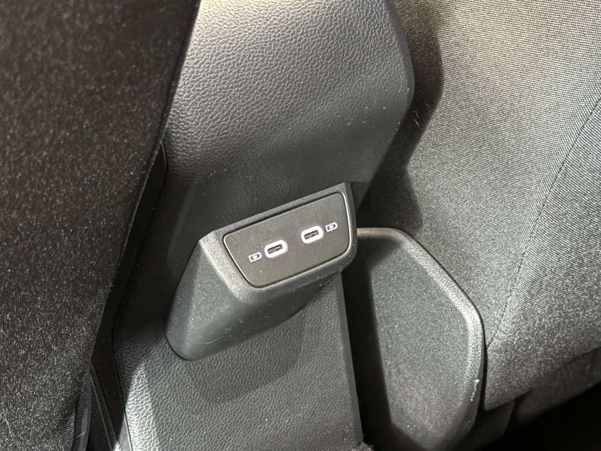 Volkswagen Polo Volkswagen Polo 1.0 TSI Life Business IQ.Light Matrix LED Virtual Cockpit Discover Media PDC VA Stoelverwarming