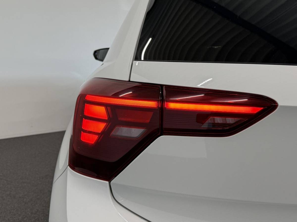 Volkswagen Polo Volkswagen Polo 1.0 TSI Life Business IQ.Light Matrix LED Virtual Cockpit Discover Media PDC VA Stoelverwarming