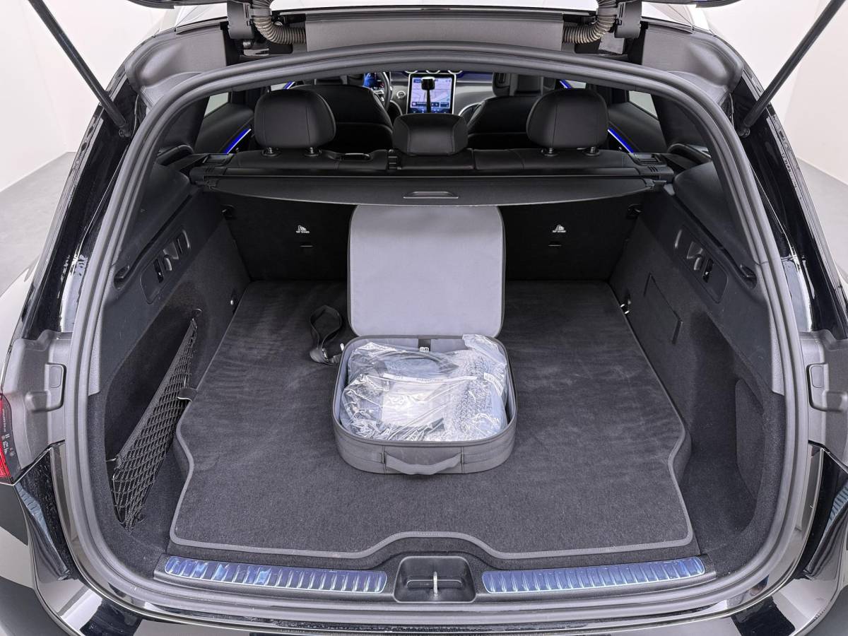 Mercedes-Benz GLC Mercedes-Benz GLC-klasse 300e 4MATIC AMG Line SOH 98% | SUPER COMPLEET| MEMORY STOELEN| BURMESTER 3D AUDIO |DIGITAL LIGHT| 360 CAMERA| ELEKTRISCHE ACHTERKLEP| ADAPTIEVE CRUISE CONTROL| DODE HOEK| CARPLAY| SFEERVERLICHTING