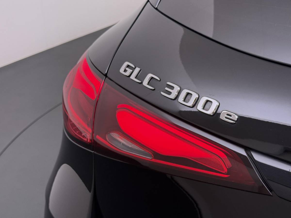 Mercedes-Benz GLC Mercedes-Benz GLC-klasse 300e 4MATIC AMG Line SOH 98% | SUPER COMPLEET| MEMORY STOELEN| BURMESTER 3D AUDIO |DIGITAL LIGHT| 360 CAMERA| ELEKTRISCHE ACHTERKLEP| ADAPTIEVE CRUISE CONTROL| DODE HOEK| CARPLAY| SFEERVERLICHTING