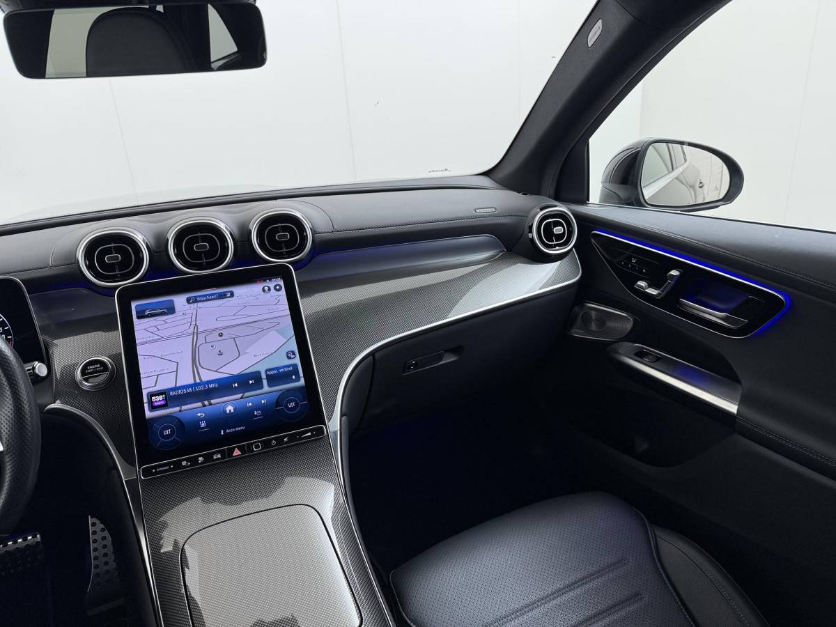 Mercedes-Benz GLC Mercedes-Benz GLC-klasse 300e 4MATIC AMG Line SOH 98% | SUPER COMPLEET| MEMORY STOELEN| BURMESTER 3D AUDIO |DIGITAL LIGHT| 360 CAMERA| ELEKTRISCHE ACHTERKLEP| ADAPTIEVE CRUISE CONTROL| DODE HOEK| CARPLAY| SFEERVERLICHTING