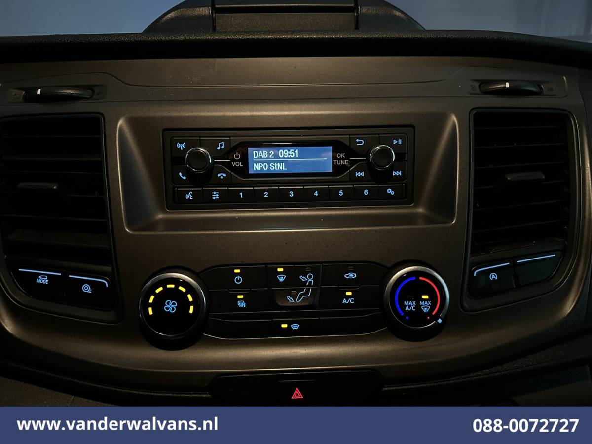 Ford Transit Ford Transit 2.0 TDCI 130pk Bakwagen Laadklep Euro6 Airco | 1040kg laadvermogen | Cruisecontrol | Verwarmde voorruit Bijrijdersbank