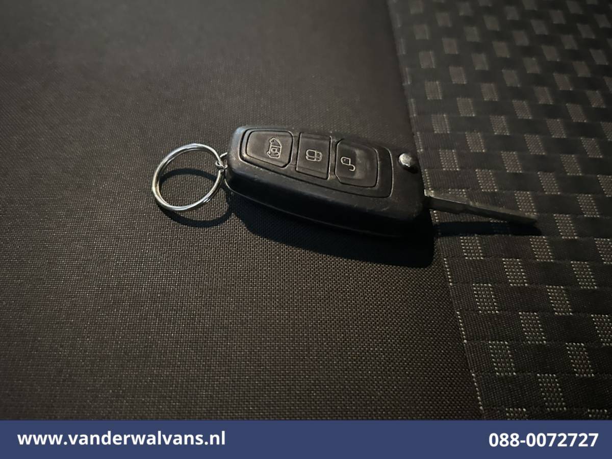 Ford Transit Ford Transit 2.0 TDCI 130pk Bakwagen Laadklep Euro6 Airco | 1040kg laadvermogen | Cruisecontrol | Verwarmde voorruit Bijrijdersbank