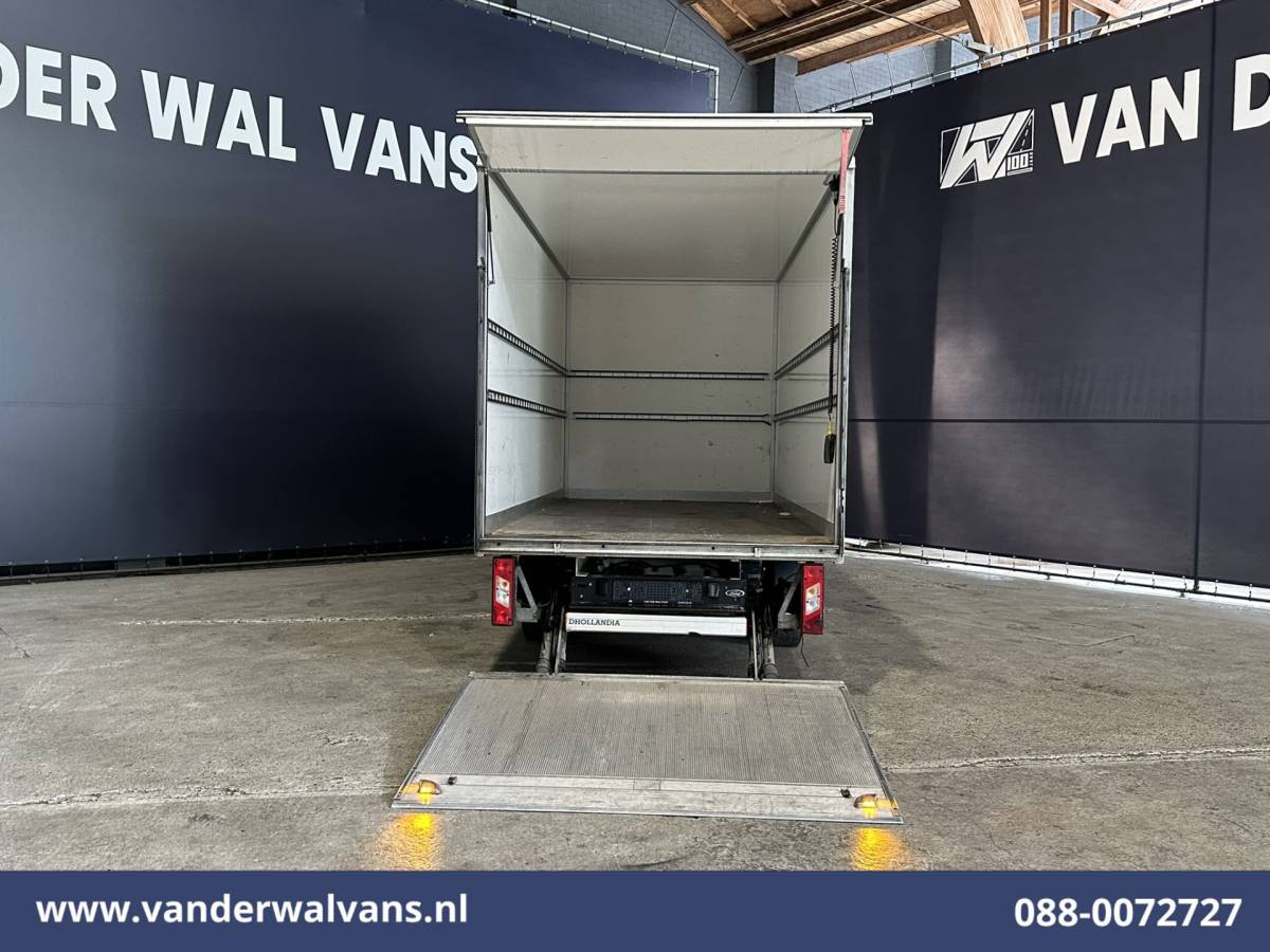Ford Transit Ford Transit 2.0 TDCI 130pk Bakwagen Laadklep Euro6 Airco | 1040kg laadvermogen | Cruisecontrol | Verwarmde voorruit Bijrijdersbank