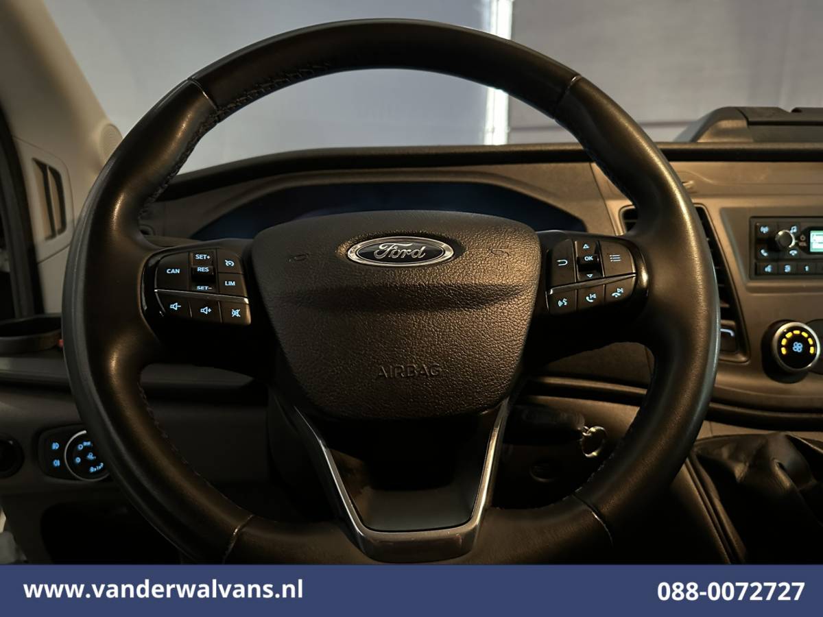 Ford Transit Ford Transit 2.0 TDCI 130pk Bakwagen Laadklep Euro6 Airco | 1040kg laadvermogen | Cruisecontrol | Verwarmde voorruit Bijrijdersbank