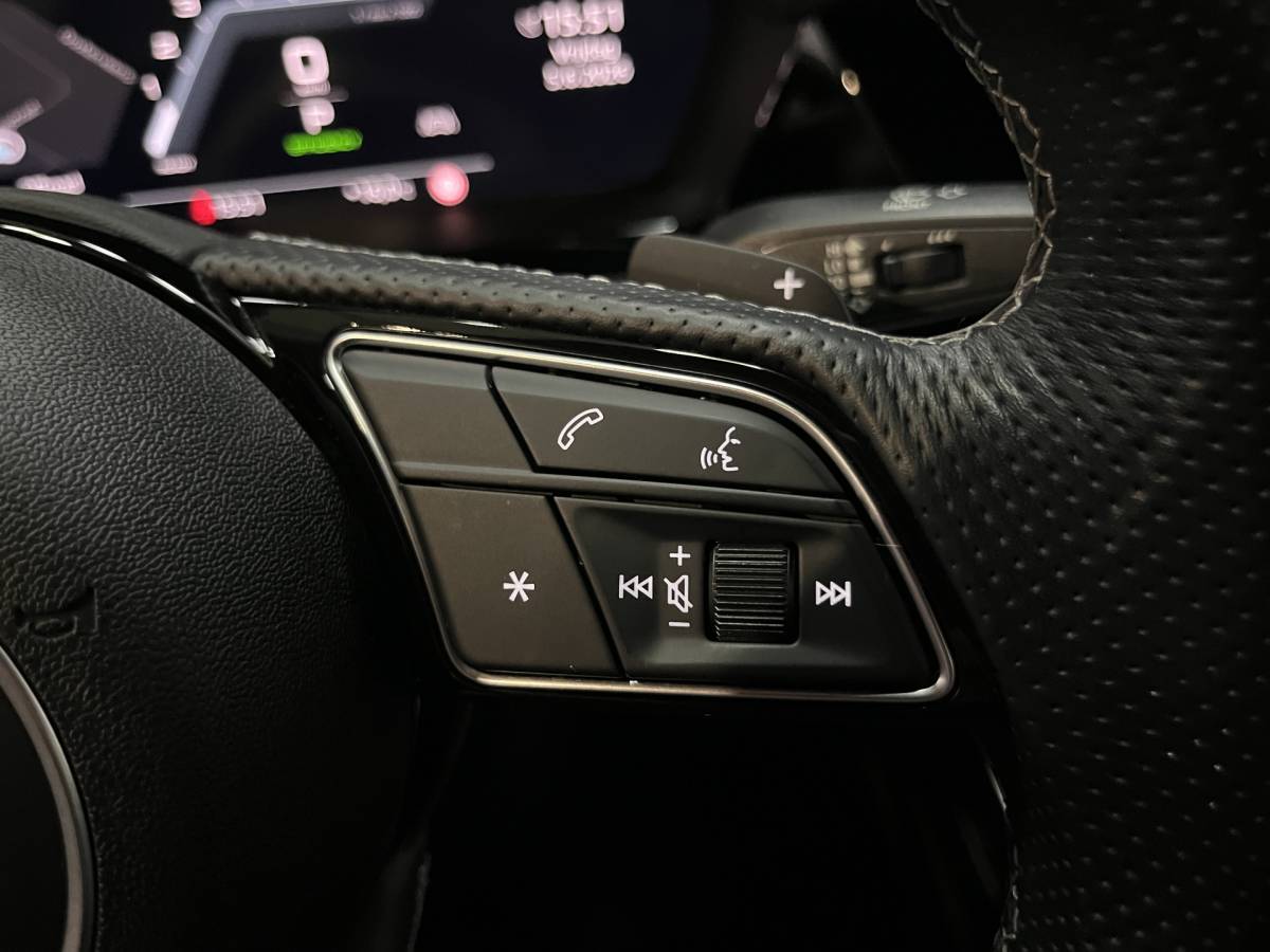 Audi A3 Audi A3 Limousine 35 TFSI S edition Airco ECC | Virtual | Stoelverwarming | Trekhaak | Sfeer | Adaptive Cruise | NAP