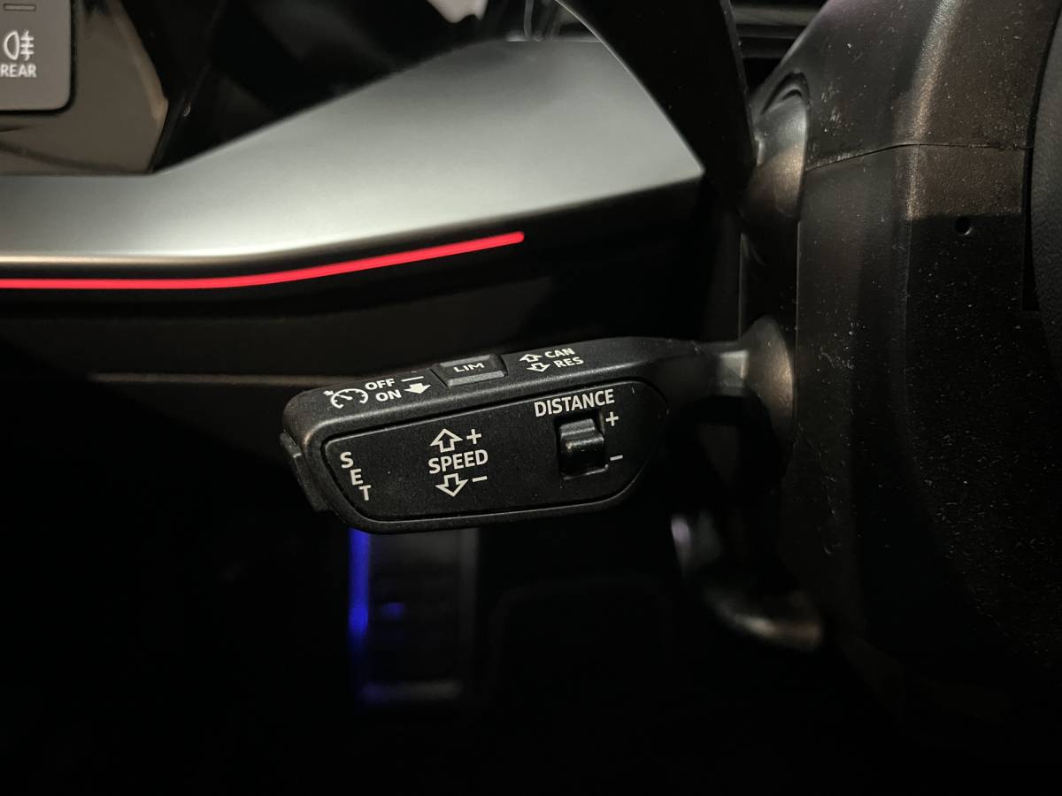 Audi A3 Audi A3 Limousine 35 TFSI S edition Airco ECC | Virtual | Stoelverwarming | Trekhaak | Sfeer | Adaptive Cruise | NAP