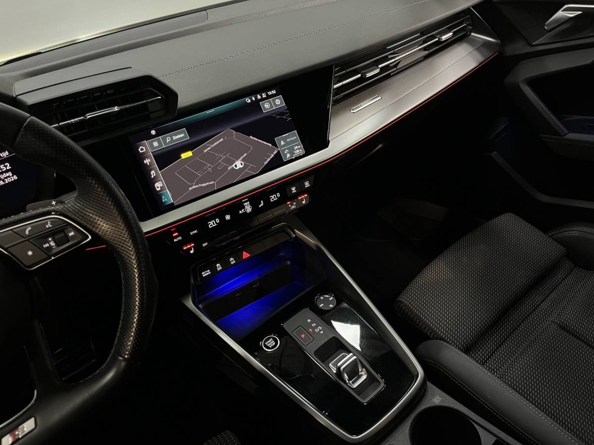 Audi A3 Audi A3 Limousine 35 TFSI S edition Airco ECC | Virtual | Stoelverwarming | Trekhaak | Sfeer | Adaptive Cruise | NAP