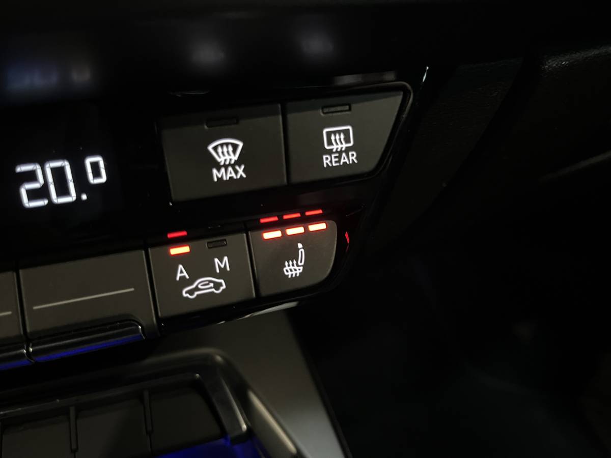 Audi A3 Audi A3 Limousine 35 TFSI S edition Airco ECC | Virtual | Stoelverwarming | Trekhaak | Sfeer | Adaptive Cruise | NAP