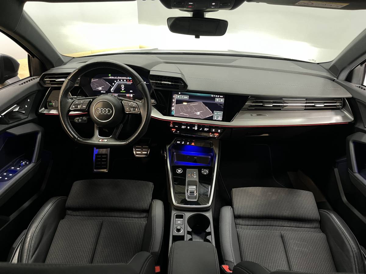 Audi A3 Audi A3 Limousine 35 TFSI S edition Airco ECC | Virtual | Stoelverwarming | Trekhaak | Sfeer | Adaptive Cruise | NAP