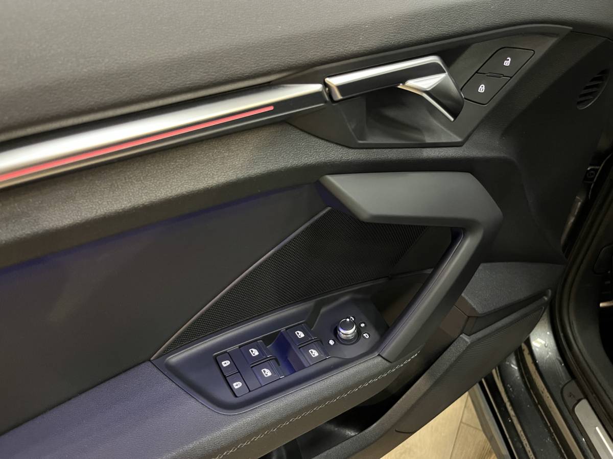 Audi A3 Audi A3 Limousine 35 TFSI S edition Airco ECC | Virtual | Stoelverwarming | Trekhaak | Sfeer | Adaptive Cruise | NAP