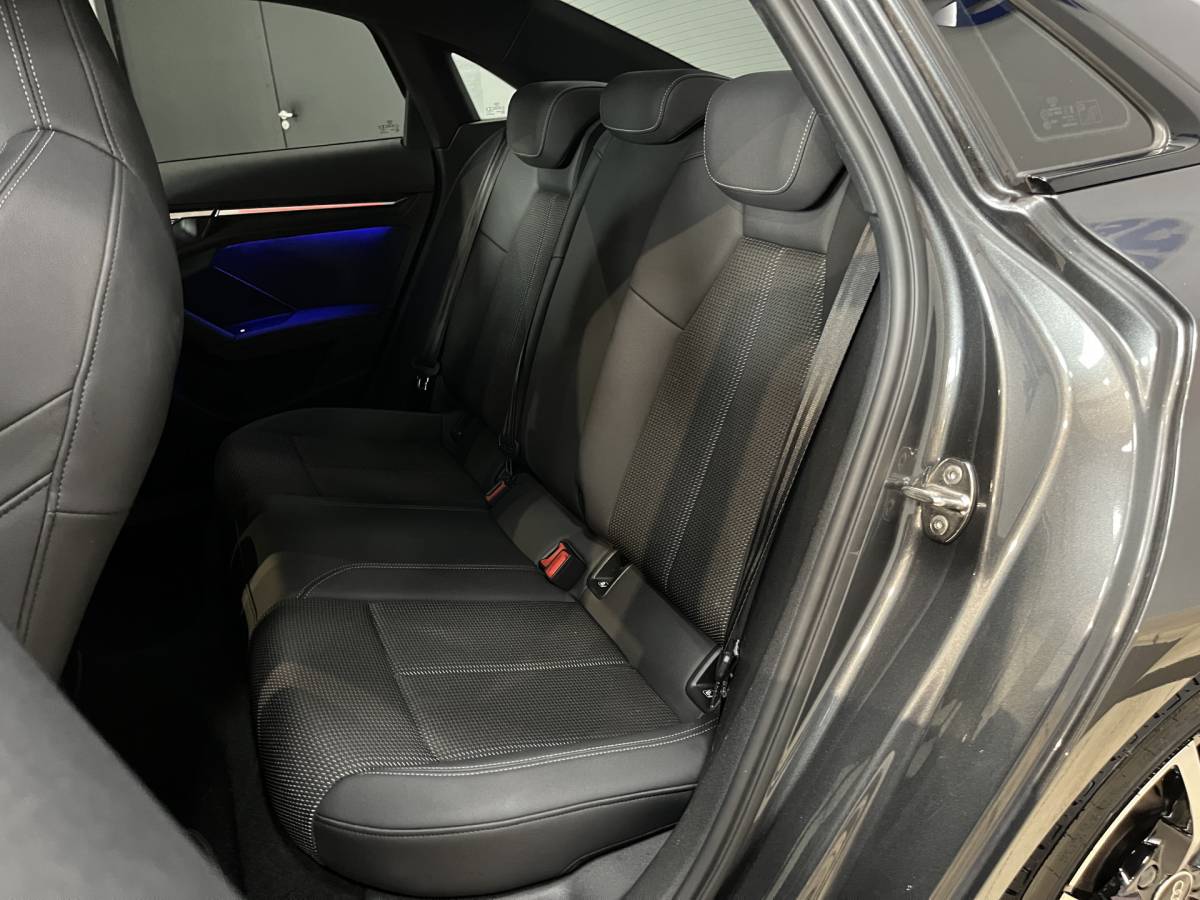 Audi A3 Audi A3 Limousine 35 TFSI S edition Airco ECC | Virtual | Stoelverwarming | Trekhaak | Sfeer | Adaptive Cruise | NAP