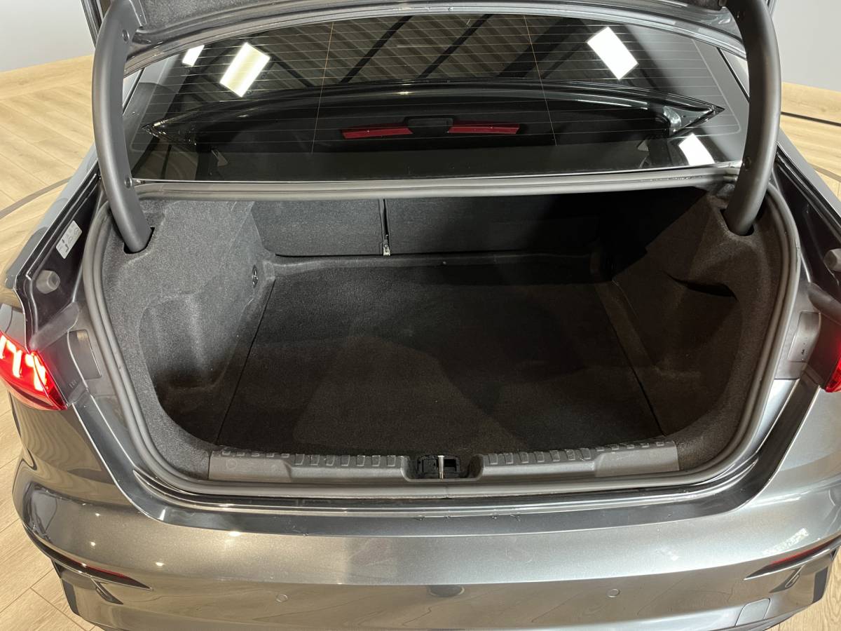 Audi A3 Audi A3 Limousine 35 TFSI S edition Airco ECC | Virtual | Stoelverwarming | Trekhaak | Sfeer | Adaptive Cruise | NAP