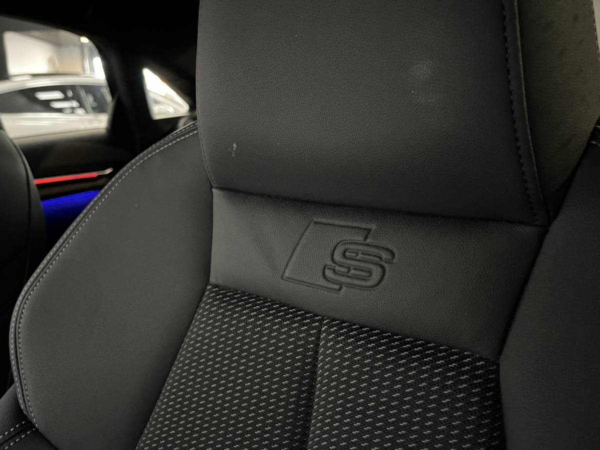 Audi A3 Audi A3 Limousine 35 TFSI S edition Airco ECC | Virtual | Stoelverwarming | Trekhaak | Sfeer | Adaptive Cruise | NAP