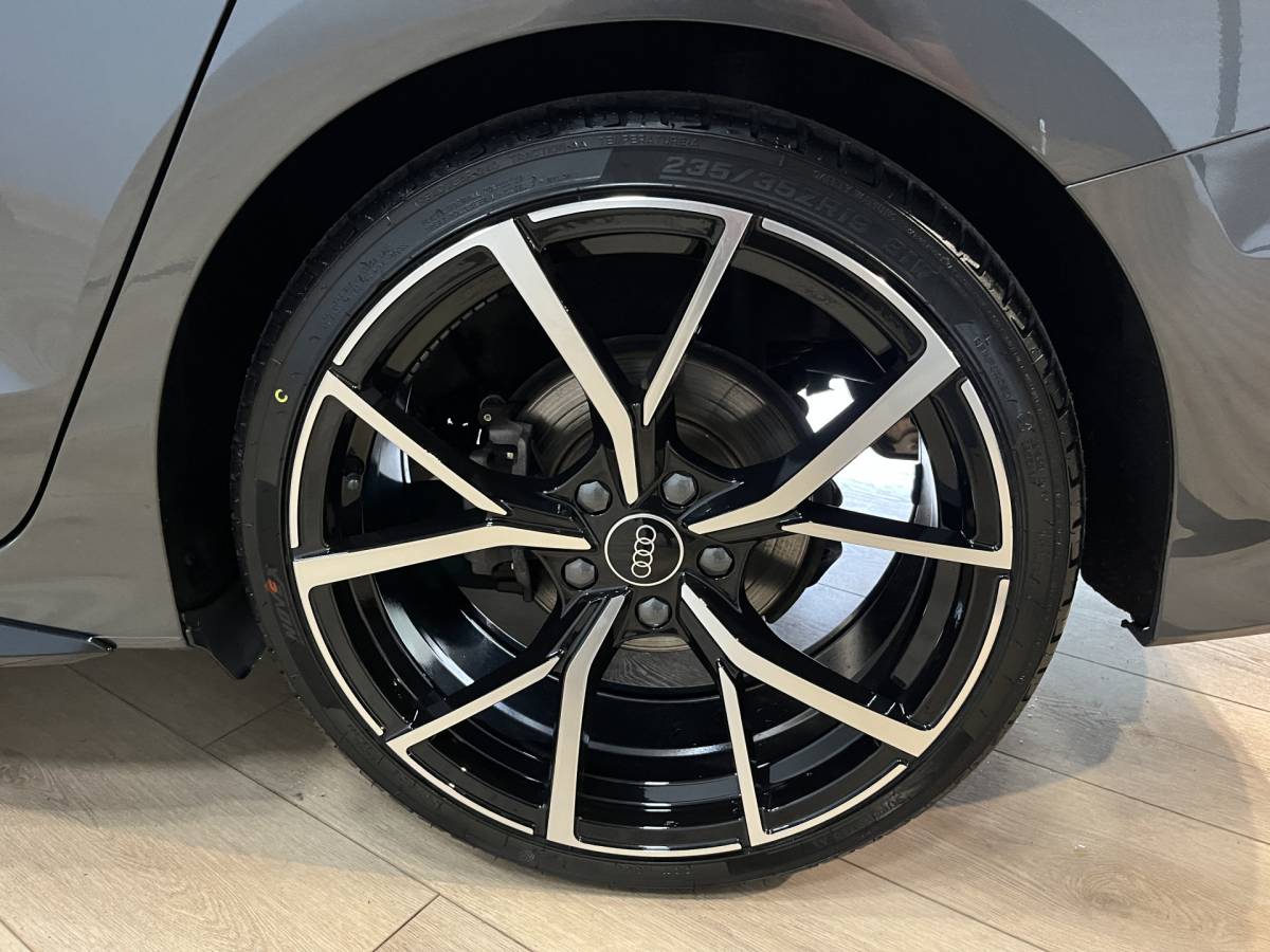 Audi A3 Audi A3 Limousine 35 TFSI S edition Airco ECC | Virtual | Stoelverwarming | Trekhaak | Sfeer | Adaptive Cruise | NAP