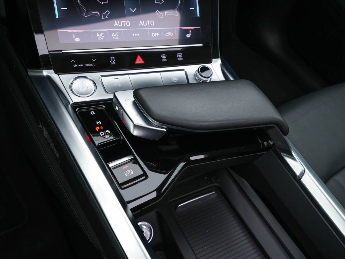 Audi e-tron Audi e-tron 50 Quattro Advanced [ 3-Fase-11kW ] [ SOH-100% ] (INCL-BTW) *HEATPUMP | PANO | LEATHER | DIGI-COCKPIT | FULL-LED | MEMORY-PACK |  KEYLESS | NAVI-FULLMAP | TOWBAR | SHIFTPADDLES | COMFORTSEATS | 20″ALU*