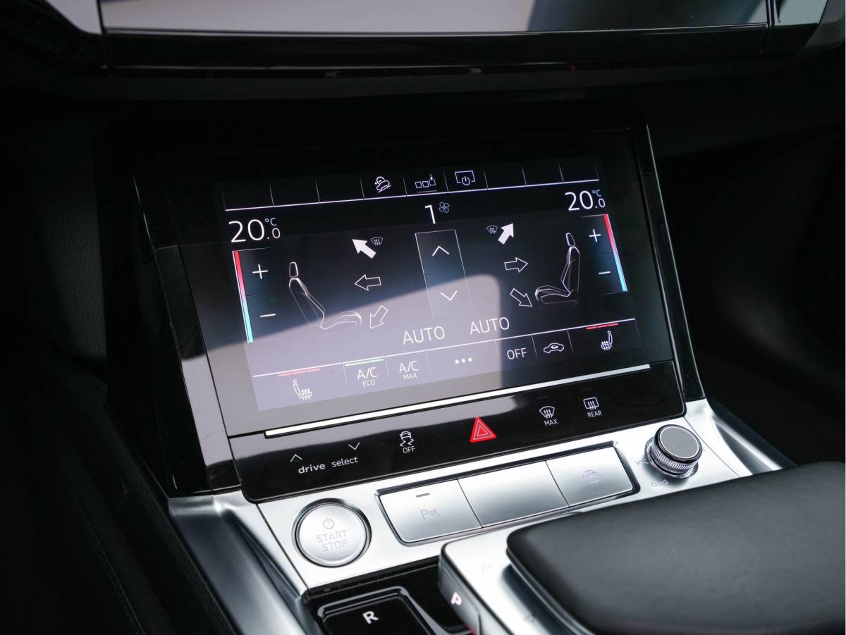 Audi e-tron Audi e-tron 50 Quattro Advanced [ 3-Fase-11kW ] [ SOH-100% ] (INCL-BTW) *HEATPUMP | PANO | LEATHER | DIGI-COCKPIT | FULL-LED | MEMORY-PACK |  KEYLESS | NAVI-FULLMAP | TOWBAR | SHIFTPADDLES | COMFORTSEATS | 20″ALU*