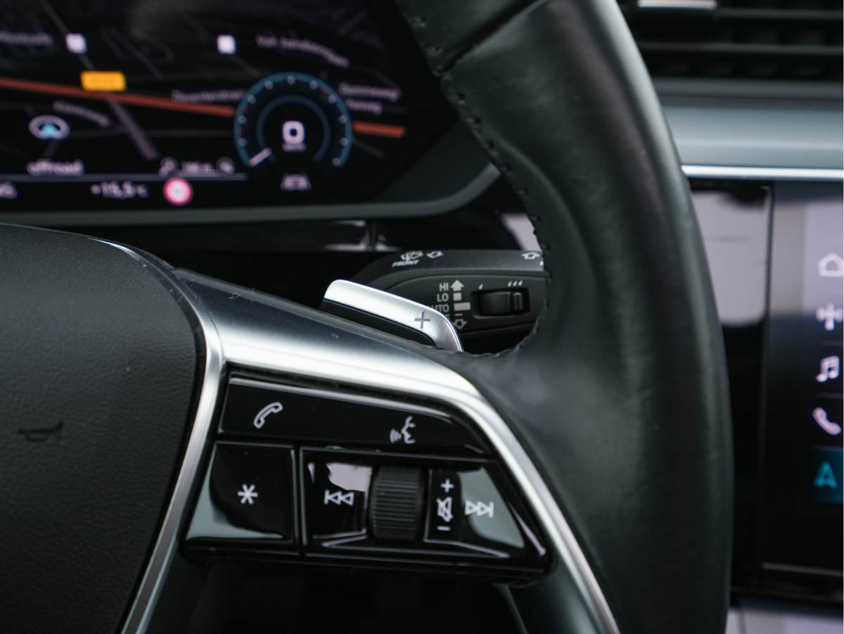 Audi e-tron Audi e-tron 50 Quattro Advanced [ 3-Fase-11kW ] [ SOH-100% ] (INCL-BTW) *HEATPUMP | PANO | LEATHER | DIGI-COCKPIT | FULL-LED | MEMORY-PACK |  KEYLESS | NAVI-FULLMAP | TOWBAR | SHIFTPADDLES | COMFORTSEATS | 20″ALU*