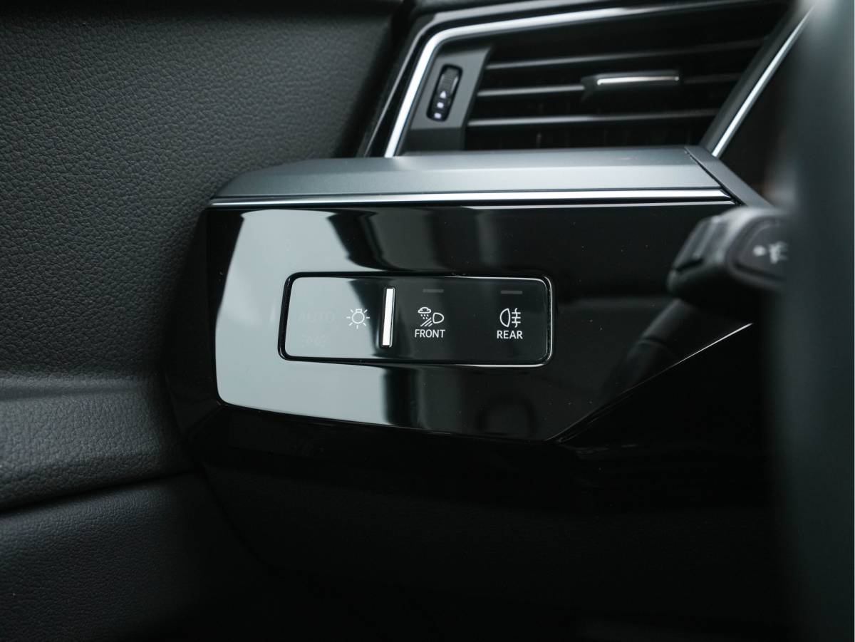 Audi e-tron Audi e-tron 50 Quattro Advanced [ 3-Fase-11kW ] [ SOH-100% ] (INCL-BTW) *HEATPUMP | PANO | LEATHER | DIGI-COCKPIT | FULL-LED | MEMORY-PACK |  KEYLESS | NAVI-FULLMAP | TOWBAR | SHIFTPADDLES | COMFORTSEATS | 20″ALU*