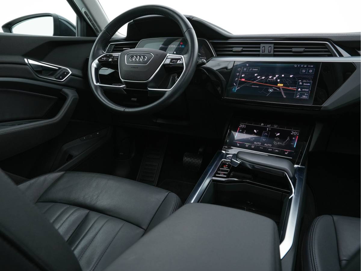 Audi e-tron Audi e-tron 50 Quattro Advanced [ 3-Fase-11kW ] [ SOH-100% ] (INCL-BTW) *HEATPUMP | PANO | LEATHER | DIGI-COCKPIT | FULL-LED | MEMORY-PACK |  KEYLESS | NAVI-FULLMAP | TOWBAR | SHIFTPADDLES | COMFORTSEATS | 20″ALU*