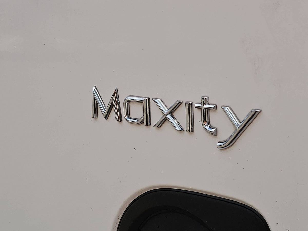 Renault Maxity RENAULT MAXITY 2.5 carrier koelwagen