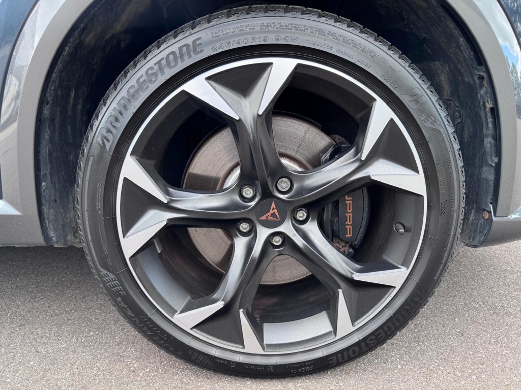 CUPRA Formentor Cupra Formentor 1.4 e-Hybrid VZ 245PK Copper edition VZ stuurwiel Trekhaak Camera Blindspot Carplay etc!