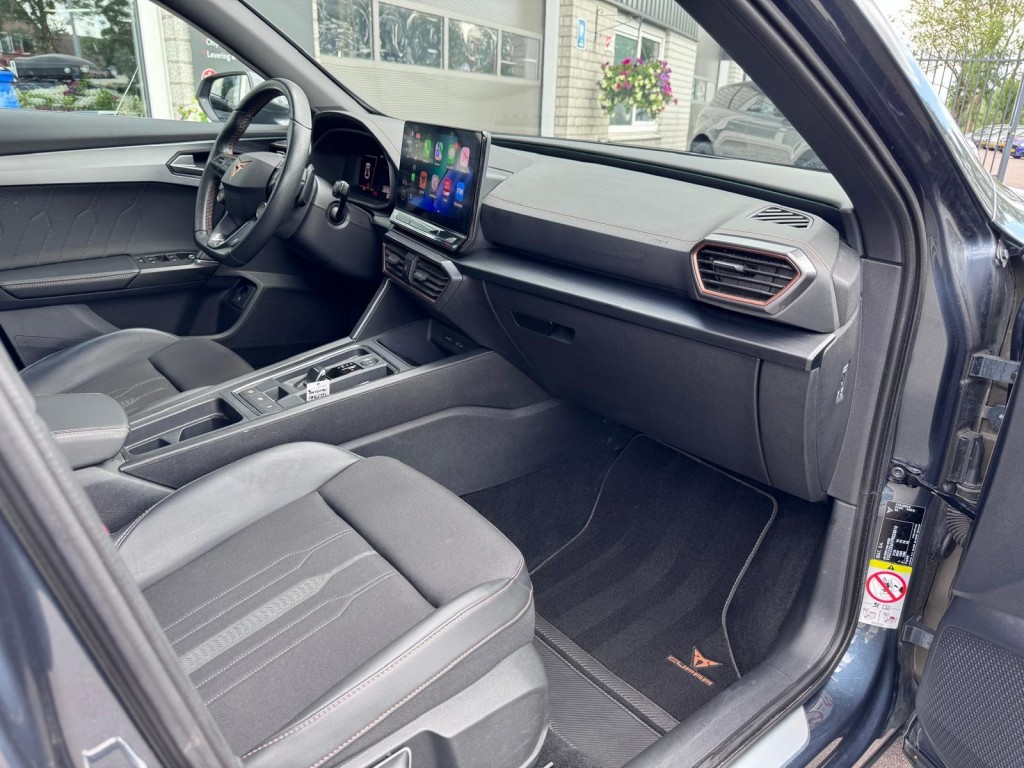 CUPRA Formentor Cupra Formentor 1.4 e-Hybrid VZ 245PK Copper edition VZ stuurwiel Trekhaak Camera Blindspot Carplay etc!