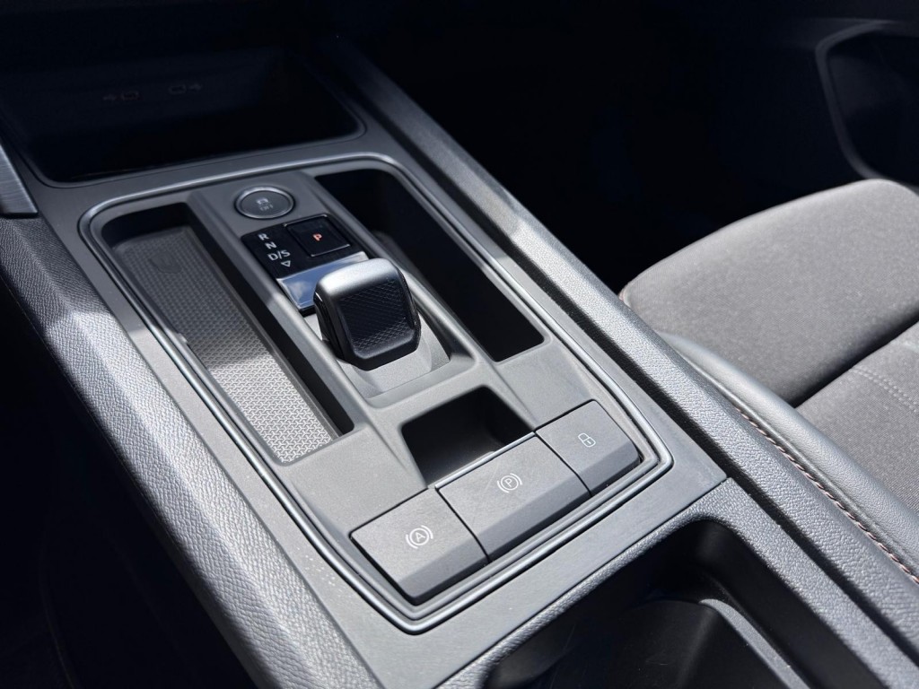 CUPRA Formentor Cupra Formentor 1.4 e-Hybrid VZ 245PK Copper edition VZ stuurwiel Trekhaak Camera Blindspot Carplay etc!