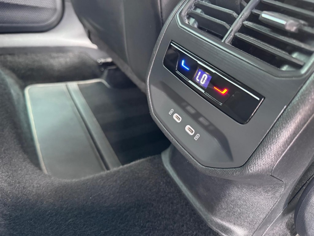 CUPRA Formentor Cupra Formentor 1.4 e-Hybrid VZ 245PK Copper edition VZ stuurwiel Trekhaak Camera Blindspot Carplay etc!