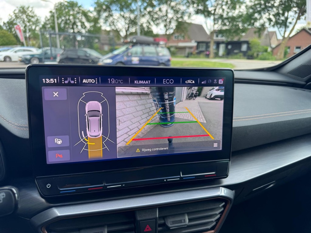 CUPRA Formentor Cupra Formentor 1.4 e-Hybrid VZ 245PK Copper edition VZ stuurwiel Trekhaak Camera Blindspot Carplay etc!