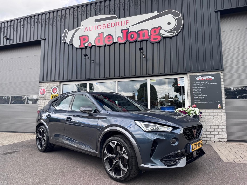 CUPRA Formentor Cupra Formentor 1.4 e-Hybrid VZ 245PK Copper edition VZ stuurwiel Trekhaak Camera Blindspot Carplay etc!