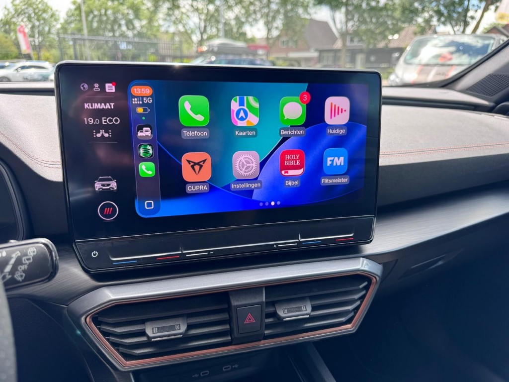 CUPRA Formentor Cupra Formentor 1.4 e-Hybrid VZ 245PK Copper edition VZ stuurwiel Trekhaak Camera Blindspot Carplay etc!