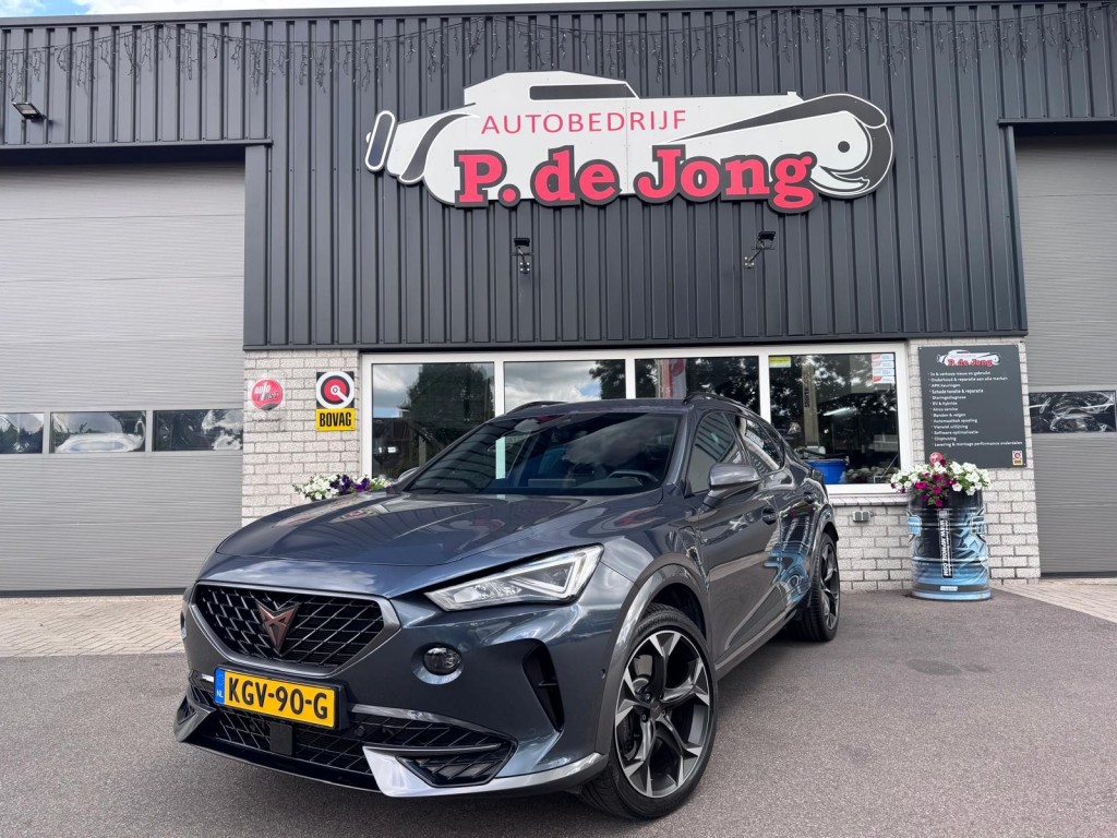 CUPRA Formentor Cupra Formentor 1.4 e-Hybrid VZ 245PK Copper edition VZ stuurwiel Trekhaak Camera Blindspot Carplay etc!