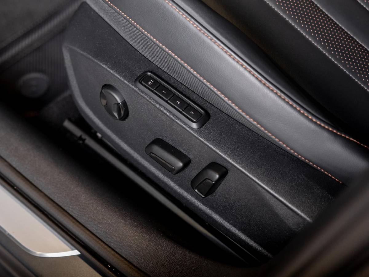 CUPRA Formentor CUPRA Formentor 1.5 TSI 150pk / Trekhaak / Lederen bekleding / Apple carplay / Memory stoelen / Adaptieve cruise control /