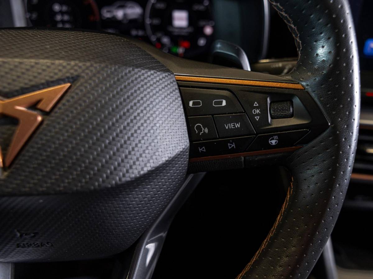CUPRA Formentor CUPRA Formentor 1.5 TSI 150pk / Trekhaak / Lederen bekleding / Apple carplay / Memory stoelen / Adaptieve cruise control /