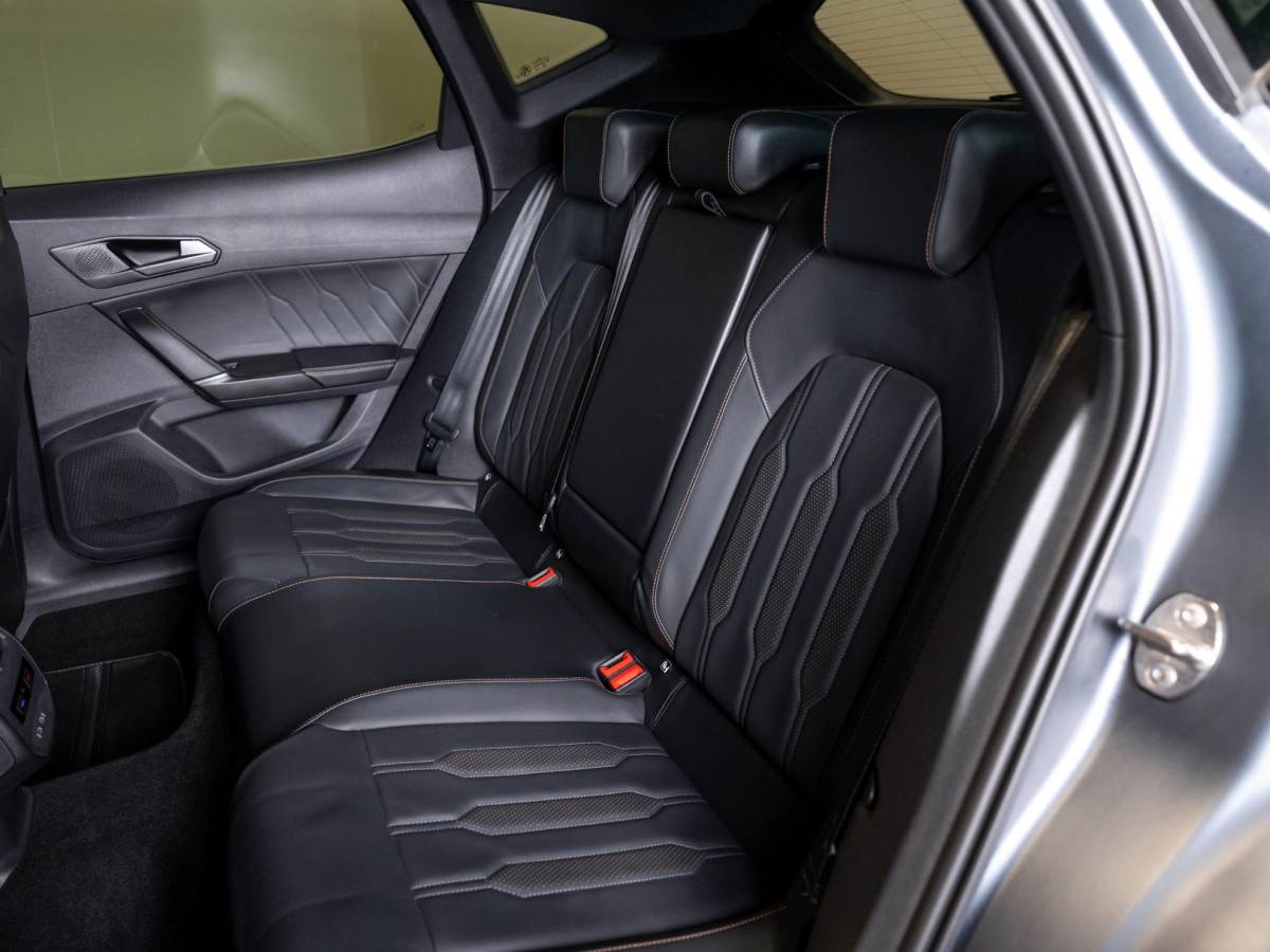 CUPRA Formentor CUPRA Formentor 1.5 TSI 150pk / Trekhaak / Lederen bekleding / Apple carplay / Memory stoelen / Adaptieve cruise control /