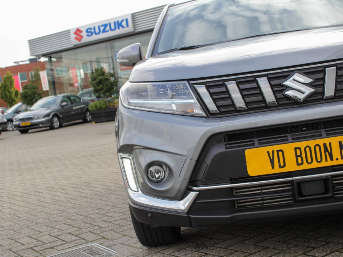 Suzuki Vitara Suzuki Vitara 1.5 Hybrid Style Automaat | Navi | Adap. Cruise | Schuifdak | Camera | Lm-Velgen
