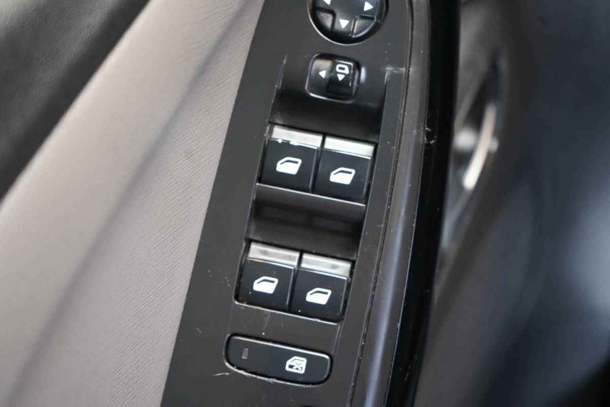Citroën Grand C4 Picasso Citroen Grand C4 Picasso 1.2 PureTech Shine | 7 PERSOONS | NAVI | AIRCO | ACHTERUITRIJCAMERA | CRUISE | PDC |