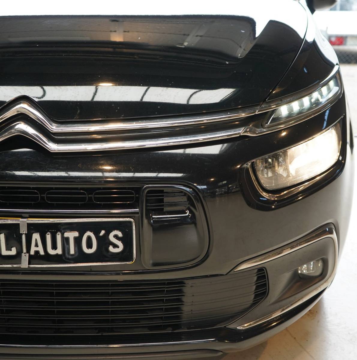 Citroën Grand C4 Picasso Citroen Grand C4 Picasso 1.2 PureTech Shine | 7 PERSOONS | NAVI | AIRCO | ACHTERUITRIJCAMERA | CRUISE | PDC |