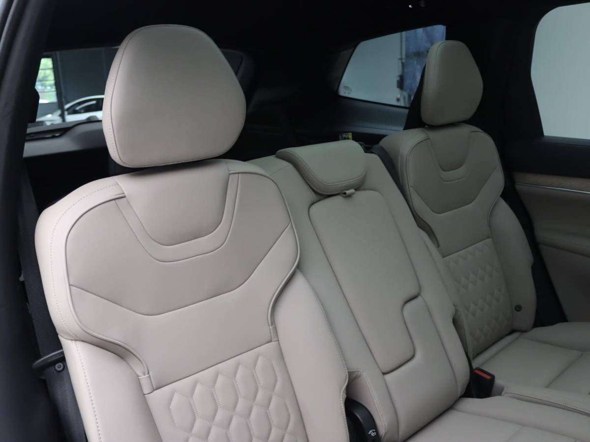 Volvo EX90 Volvo Ex90 Twin Motor Performance 517pk 7P Ultra [ LUCHTVERING+TREKHAAK+LEDER+PANODAK+B&W AUDIO+SOFTCLOSE+ACC ]