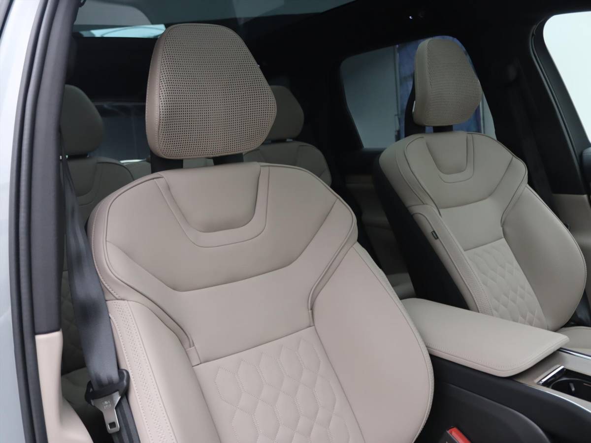 Volvo EX90 Volvo Ex90 Twin Motor Performance 517pk 7P Ultra [ LUCHTVERING+TREKHAAK+LEDER+PANODAK+B&W AUDIO+SOFTCLOSE+ACC ]