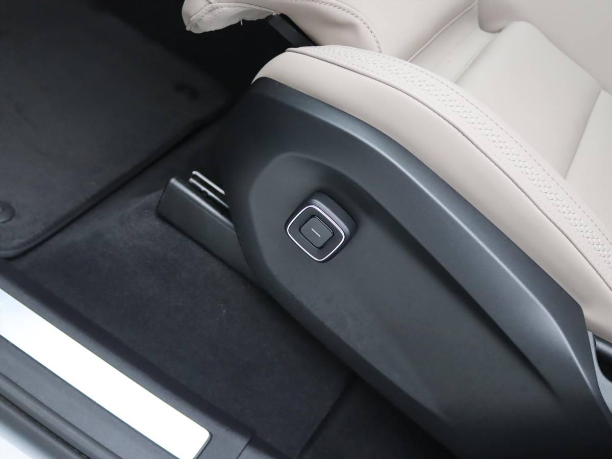 Volvo EX90 Volvo Ex90 Twin Motor Performance 517pk 7P Ultra [ LUCHTVERING+TREKHAAK+LEDER+PANODAK+B&W AUDIO+SOFTCLOSE+ACC ]