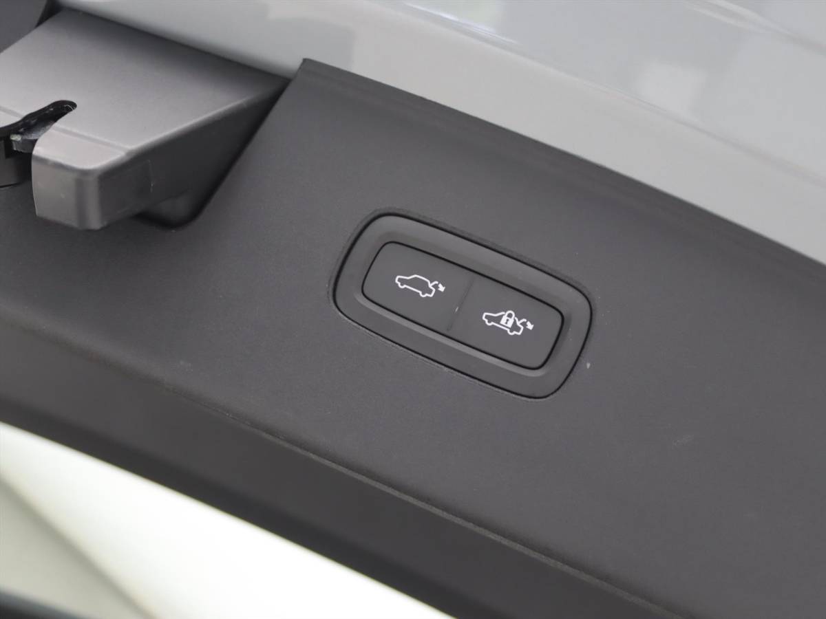 Volvo EX90 Volvo Ex90 Twin Motor Performance 517pk 7P Ultra [ LUCHTVERING+TREKHAAK+LEDER+PANODAK+B&W AUDIO+SOFTCLOSE+ACC ]