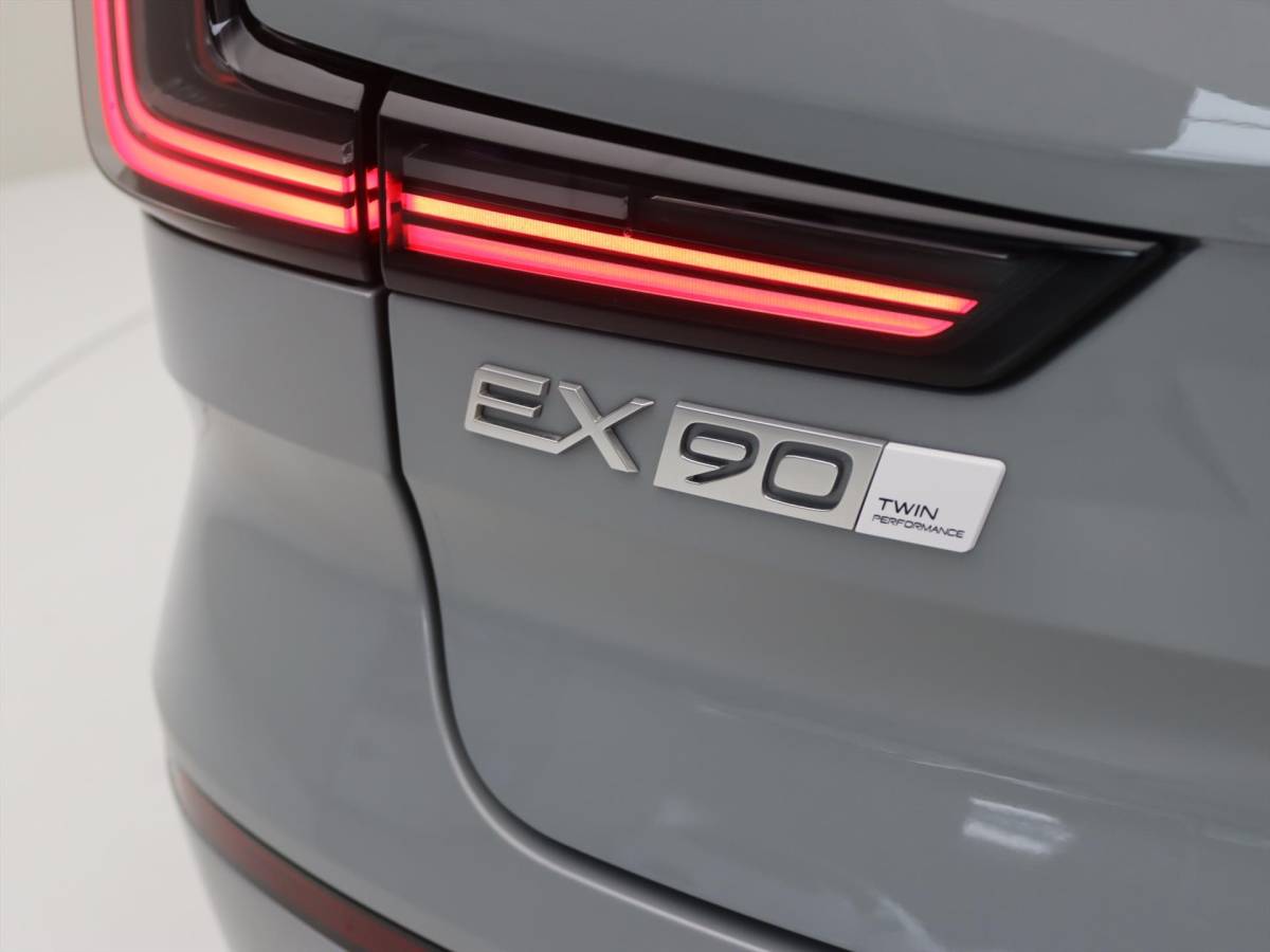 Volvo EX90 Volvo Ex90 Twin Motor Performance 517pk 7P Ultra [ LUCHTVERING+TREKHAAK+LEDER+PANODAK+B&W AUDIO+SOFTCLOSE+ACC ]