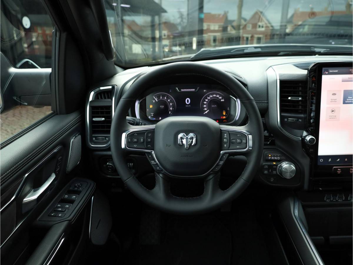 Dodge Ram 1500 Dodge Ram 1500 2025 3.0L HURRICANE LARAMIE Night | BPM VRIJ | Panoramadak