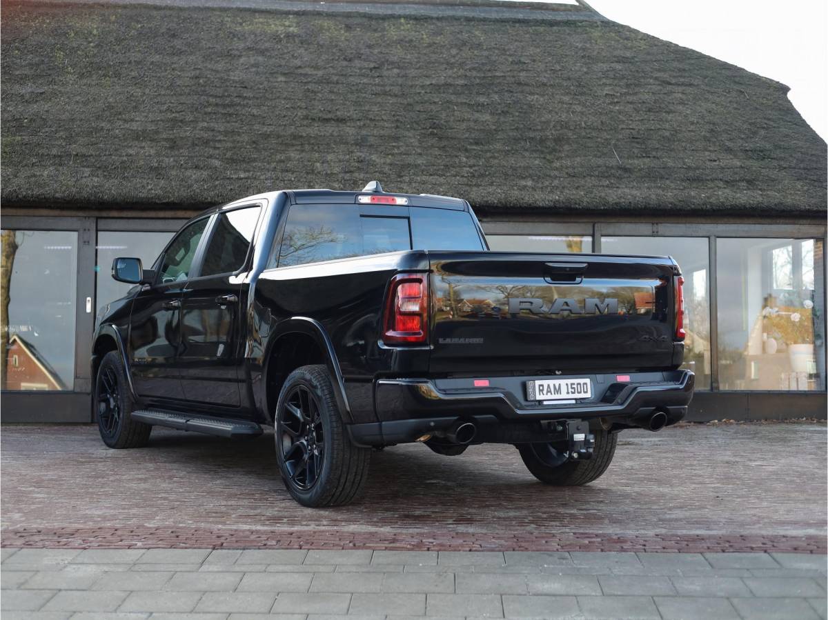 Dodge Ram 1500 Dodge Ram 1500 2025 3.0L HURRICANE LARAMIE Night | BPM VRIJ | Panoramadak