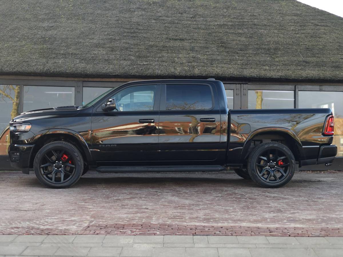 Dodge Ram 1500 Dodge Ram 1500 2025 3.0L HURRICANE LARAMIE Night | BPM VRIJ | Panoramadak